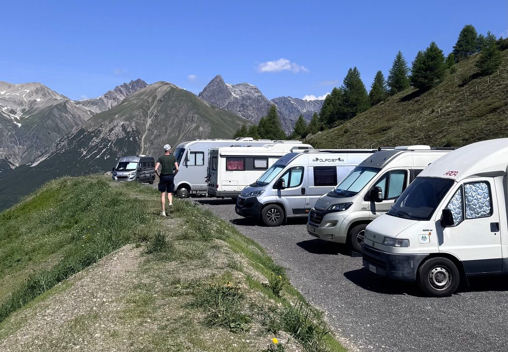 parcheggio camper passo eira Livigno